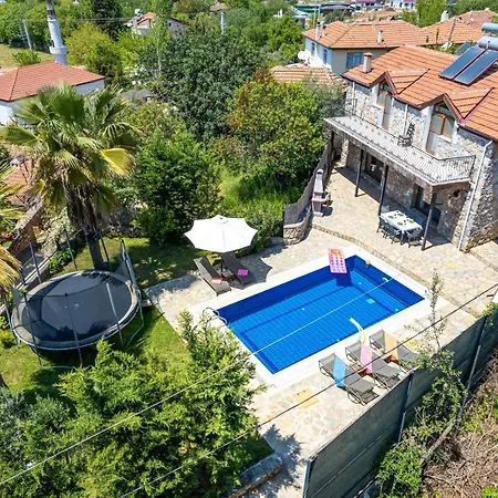 Vitello Villa *